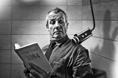 1984电影奥威尔在线观看,奥威尔经典之作，在线观看带你走进极权世界的惊悚之旅  第2张